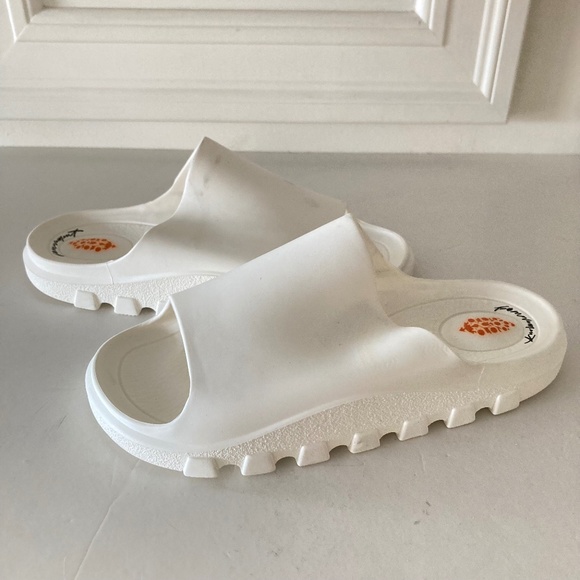 NWOT Free People Movement White Slides Sz L 39/40